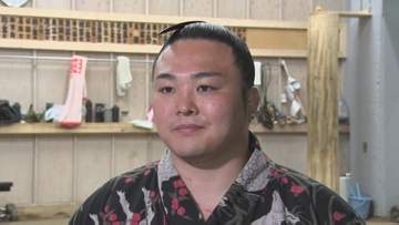 十両・炎鵬 前まわしを探り足も取り… 土俵際の粘りを見せるも敗戦 大相撲秋場所4日目