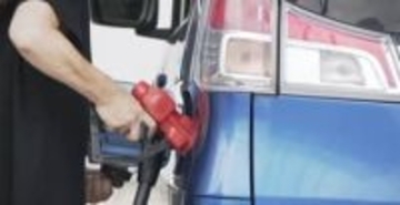 石川県内のガソリン価格 ４年半ぶりの安値 前週から５円下落 金沢市では1ℓあたり138円～140円台の現金価格を表示するガソリンスタンドも