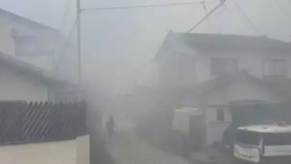 「煙がものすごく上がっていた」金沢市の住宅街で住宅が全焼 2人搬送も命に別状なし