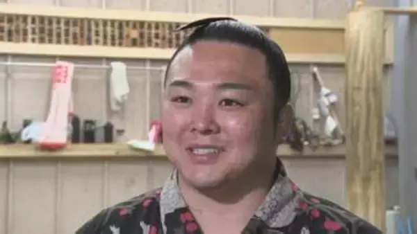 炎鵬が初日から4連勝 先場所敗れた大花竜にとったりで“リベンジ” 大相撲夏場所4日目
