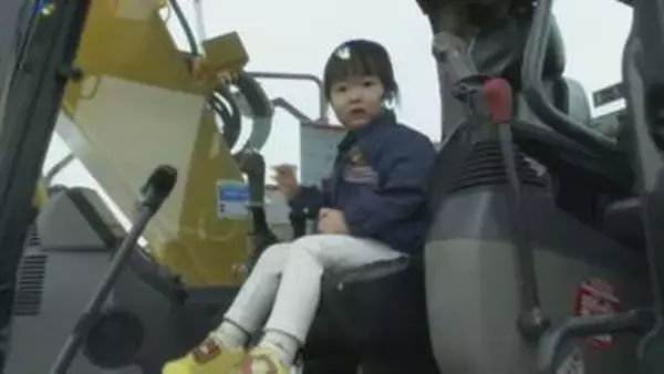 芝政ワールド「はたらくクルマ大集合」親子が歓声 「ドライバー気分で楽しい」福井・坂井市