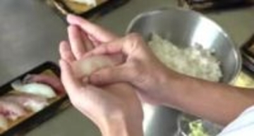 能登高校で寿司づくりの体験授業 地元の職人が伝える「海の幸豊かな食文化」