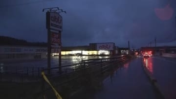 犯人は刃物を持ち現在も逃走中 石川・七尾市の商業施設で60代の男性が腕を切り付けられ全治2か月の大けが