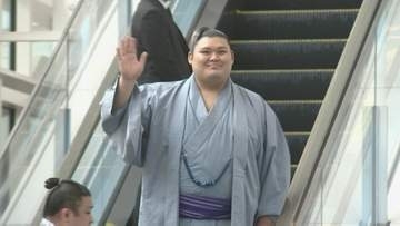 大の里・欧勝海 パリ公演に向けて羽田空港を出発 大の里は「左肩の回復も順調」