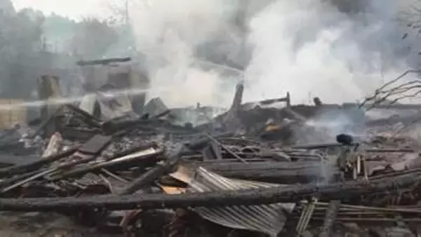 石川・珠洲市長橋町で火災 住宅と納屋の2棟焼ける 一人暮らし70代の住宅、ケガなし