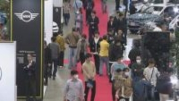 「円安・国際情勢」で高級志向高まる 金沢輸入車ショウ2026 価格高騰もプレミア感で勝負 ポルシェ「3秒で100キロ到達」