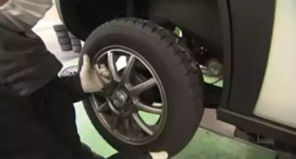 3日夜から平地でも積雪のおそれ 金沢でタイヤ交換殺到「16日まで予約埋まる」店も