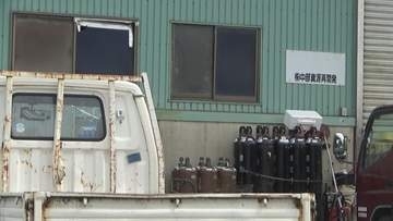 作業中に車両の間に挟まれる 金沢市湊の工場で６９歳男性死亡