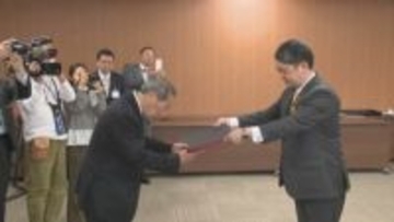 「山野新県知事は市町の立場に理解」村山卓金沢市長・２期目の舵取りへ抱負　当選証書に決意新た
