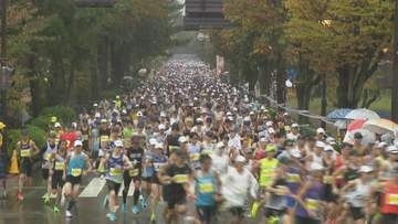 大会史上初の“同タイム” ワン・ツーフィニッシュ「金沢マラソン2026」1万5千人が城下町を駆ける