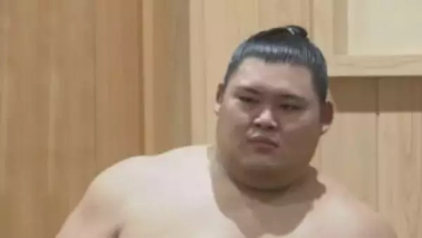 横綱・大の里 取り直し後の一番で黒星 3連敗で6勝4敗に 大相撲初場所10日目