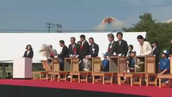 能登の空に「トキ」復活 石川・羽咋市で本州初の放鳥