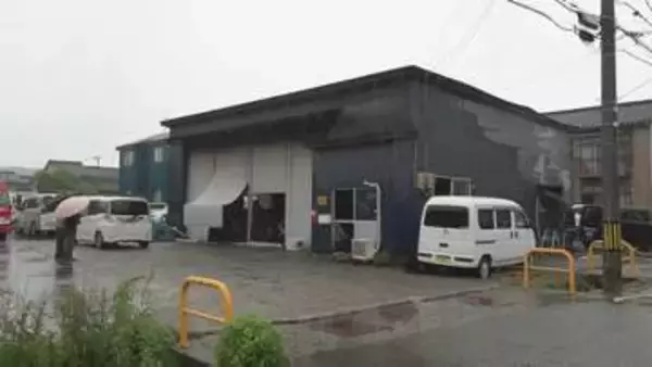 未明の火災・自動車整備工場を全焼「一時は窓から火が噴き出す勢い」 消防車20台出動 無人でケガ人なし 石川・金沢市