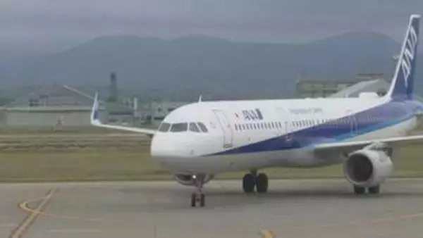 小松・札幌便が1日2往復に 北海道から北陸への観光需要期待 初日に搭乗した利用客には記念品が