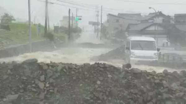 レベル5⇒レベル4「大雨危険警報」に 福井「大雨で冠水や立ち往生相次ぐ」「堤防超えないよう緊急排水」