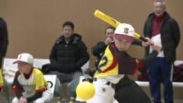 秘かな人気！金沢二水高校発祥・インドア野球ゲーム「二水ボール」打てそうで打てない 子どもも大人も、プロ野球選手も