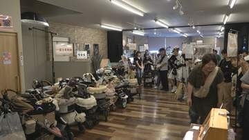 「わんわんフェスティバル」 家具店に愛犬家集う ペットカーやエアーマットレス