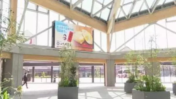 加賀温泉駅にガラス張りの全天候型広場が完成 「人が集う場に」高まるにぎわいへの期待