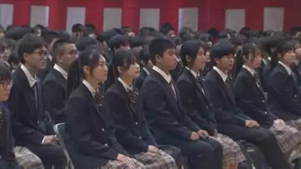 新たな学校生活スタート　宮崎日大中学校・高校で合同入学式