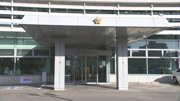 ライターの火であぶりホチキスで鼻を刺す…傷害容疑で20歳の男逮捕「そんな覚えない」と否認