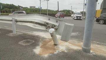 信号無視しパトカー追跡から逃走　事故起こし停車　会社役員の男を逮捕「無免許だから逃げた」