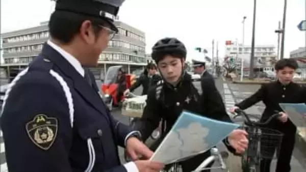 4月から自転車にも"青切符"　自転車の交通違反に反則通告制度導入を周知するキャンペーン