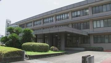 「性的欲求抑えられず」日南市で女子児童の服に手入れ胸触る 73歳の男に拘禁刑2年求刑