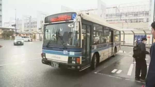 突然大声を出しバスを蹴る ＪＲ宮崎駅前でバスのワイパーを折り曲げた43歳男を器物損壊の疑いで逮捕