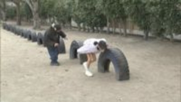 陸上自衛隊隊員が本気で隠れる　都城市の小学校で「かくれんぼ大会」