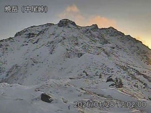 北アルプスの焼岳、28日も噴火警戒レベル2を継続　山頂付近で緩やかな膨張と考えられる変化続く