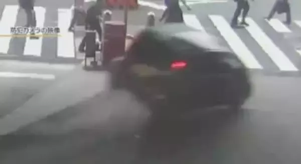 名駅3人死傷事故　「危険運転致死傷」ではなく「過失運転致死傷」の罪で運転手を起訴