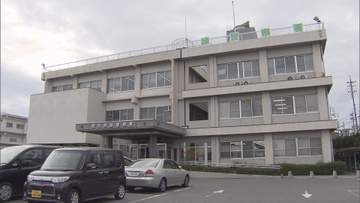 荷おろし中に冷凍サバ入りの箱50個ほどが崩れ下敷きに　40代くらいの男性作業員が死亡　名古屋