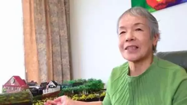 ダンボールは大切な“素材”　77歳のおばあちゃんが1人で作る「鉄道ジオラマ」きっかけは電車好きの孫