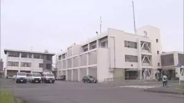 コンビニで男がタバコや菓子パン奪い逃走　店員を刃物で脅しもみ合いに　岐阜・安八町