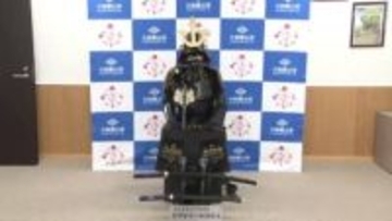 大和郡山市　上田市長に報告　高校生が豊臣秀長の甲冑を再現