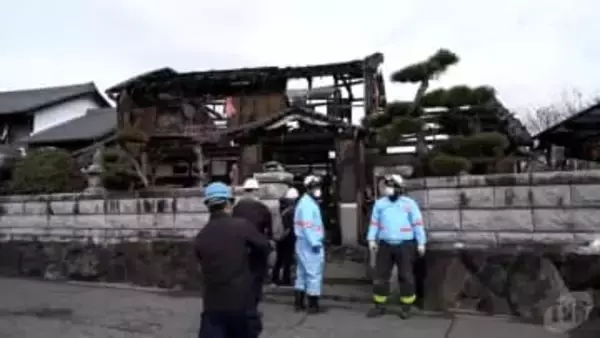 三宅町但馬で住宅全焼　２人の遺体発見　住人か