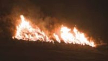 冬の奈良の伝統行事「若草山焼き」