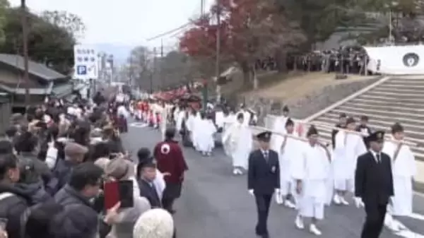 春日若宮おん祭「お渡り式」と「御旅所祭」　奈良