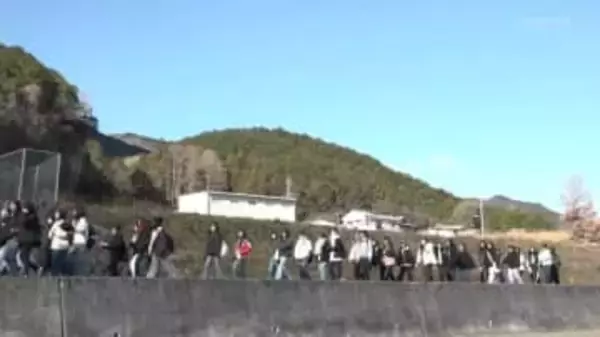 葛城古道を歩く　高校生が駒形大重神社などを巡る