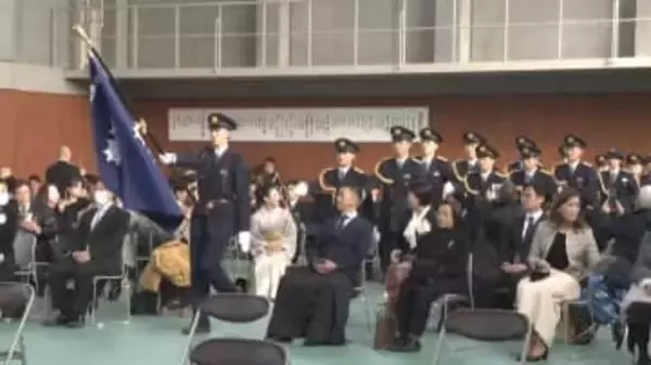 初任科長期課程の１８人巣立つ　県警察学校で卒業式