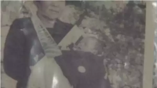 肛門のない子を抱いて…カネミ油症・岩村定子さん死去　「へその緒」に託した次世代救済【終わらない食中毒】