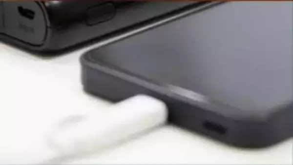 走行中の特急「ソニック」車内でモバイルバッテリーが発煙　小倉駅で乗客が他号車へ避難　JR九州が注意喚起