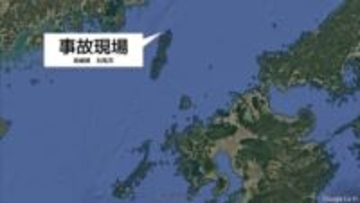 漁船が岩場に乗揚げバラバラに　乗組員２人は泳いで帰宅