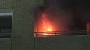 ”モバイルバッテリー 爆発した”  火元の住人 証言 ”   見たときはコタツとソファが燃えていた” マンションの一室焼く 長崎県佐世保市