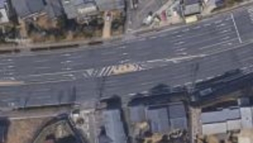 乗用車と軽乗用車　出会い頭に衝突　３人が病院搬送　長崎県諫早市の国道　一時渋滞も