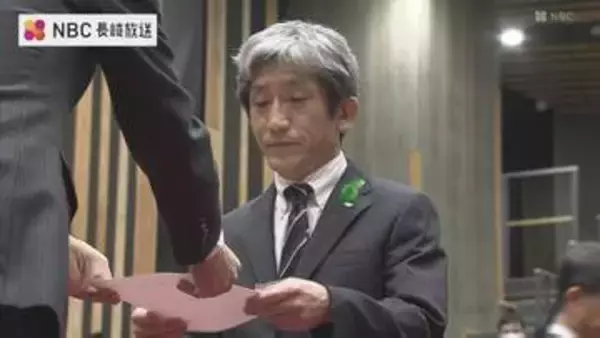 「長崎県庁で退職辞令交付式　普賢岳災害やコロナ　高田知事から平田知事5人の知事を支えた40年、それぞれの再出発」の画像