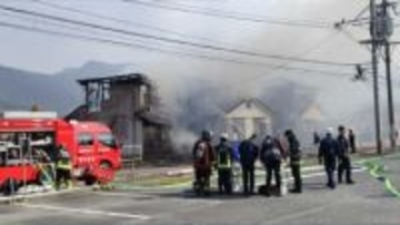 【速報】雲仙市千々石町で建物火災　隣の建物に延焼中