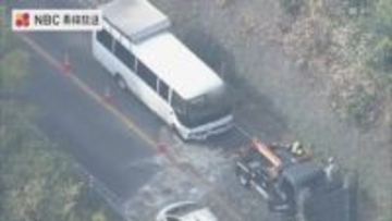 サッカークラブの中学生19人を乗せたマイクロバスと軽乗用車が衝突事故【雲仙市小浜町富津】