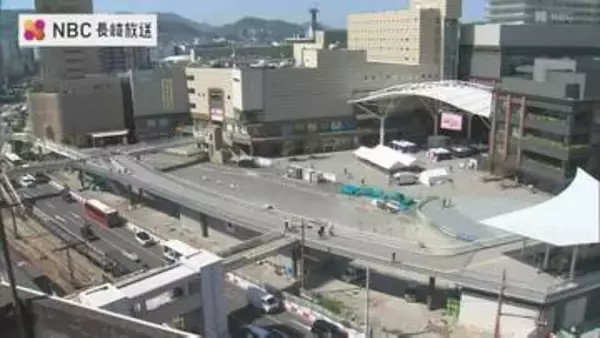 「景色も楽しんで」かつての高架広場…JR長崎駅前の南北を結ぶ新歩道橋が供用開始