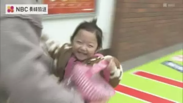 年末の帰省ラッシュがピーク　家族との再会に笑顔　JR長崎駅